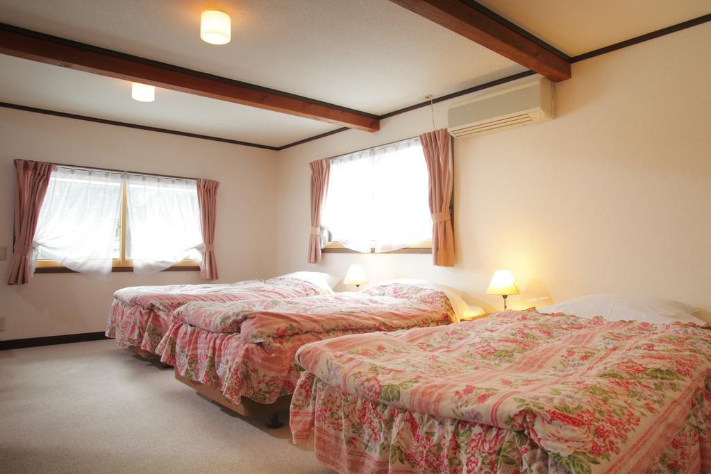 Gasthof Hakubagoryu Pension&logcottage Arumu Hakuba
