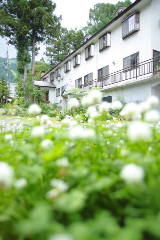 Gasthof Hakubagoryu Pension&logcottage Arumu Hakuba
